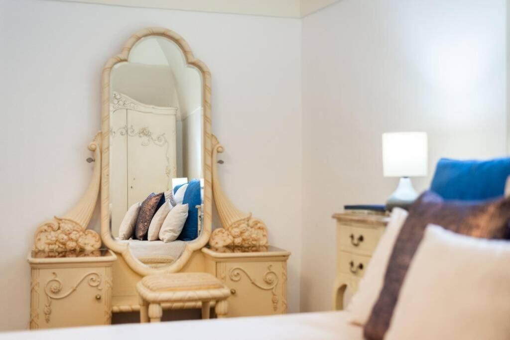 Rose Apartments / Romantic & Cozy / City Center Praha Bagian luar foto